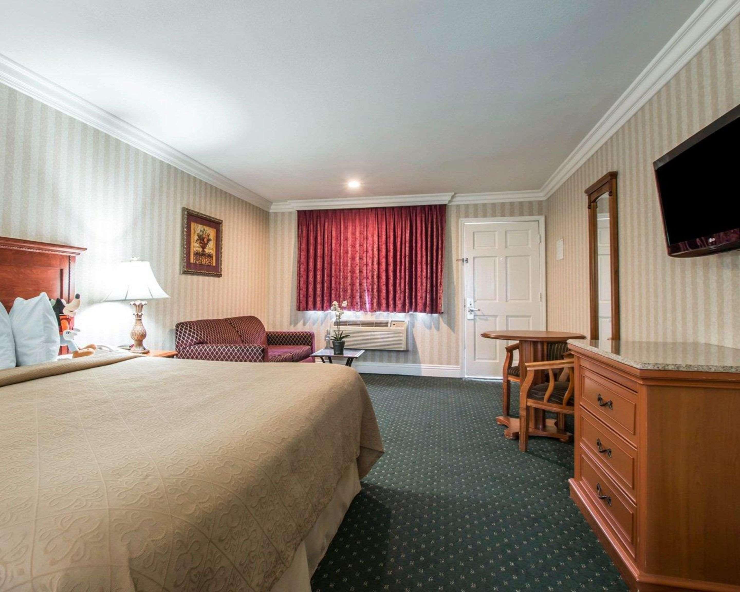 Quality Inn & Suites Anaheim Maingate Екстер'єр фото