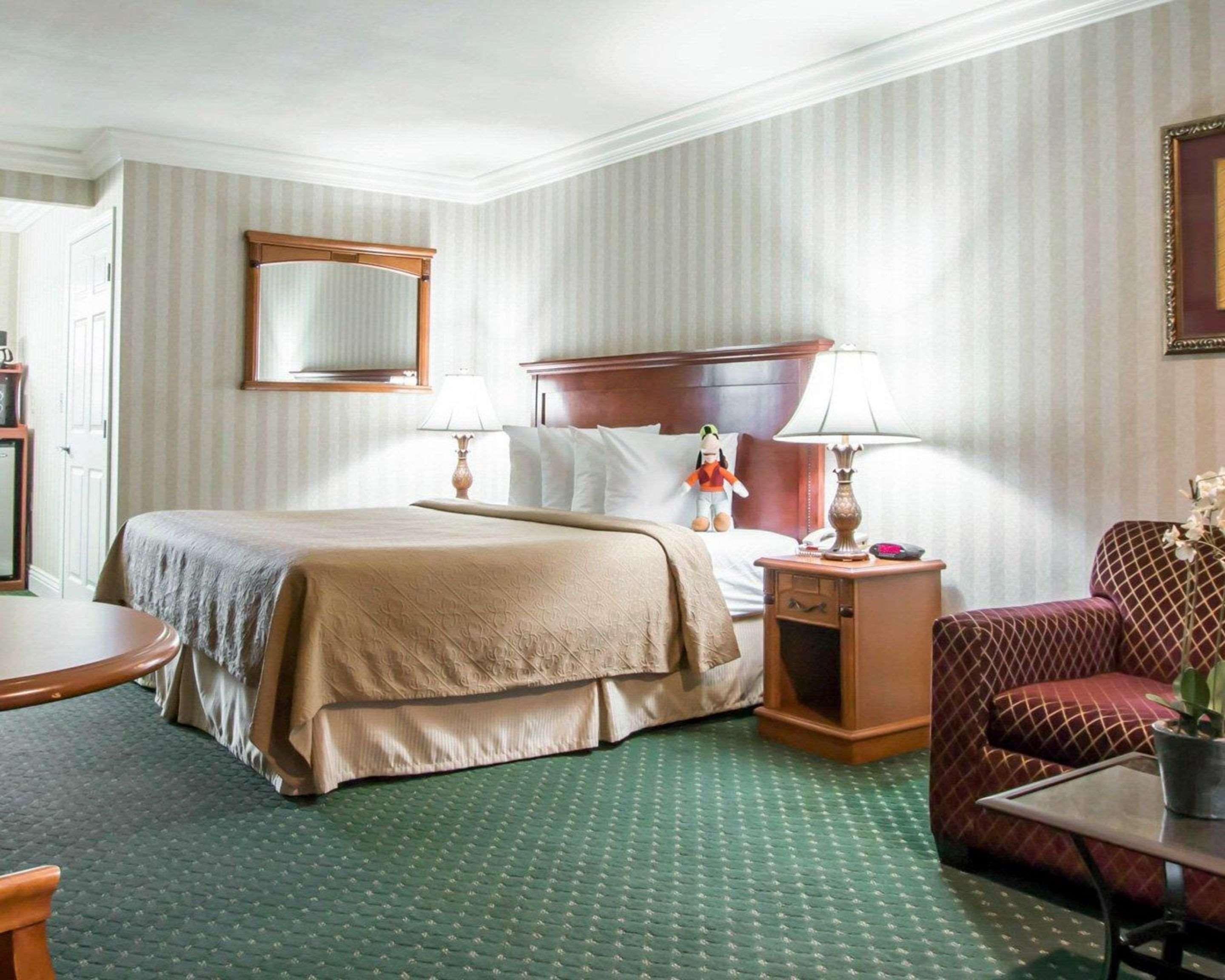 Quality Inn & Suites Anaheim Maingate Екстер'єр фото