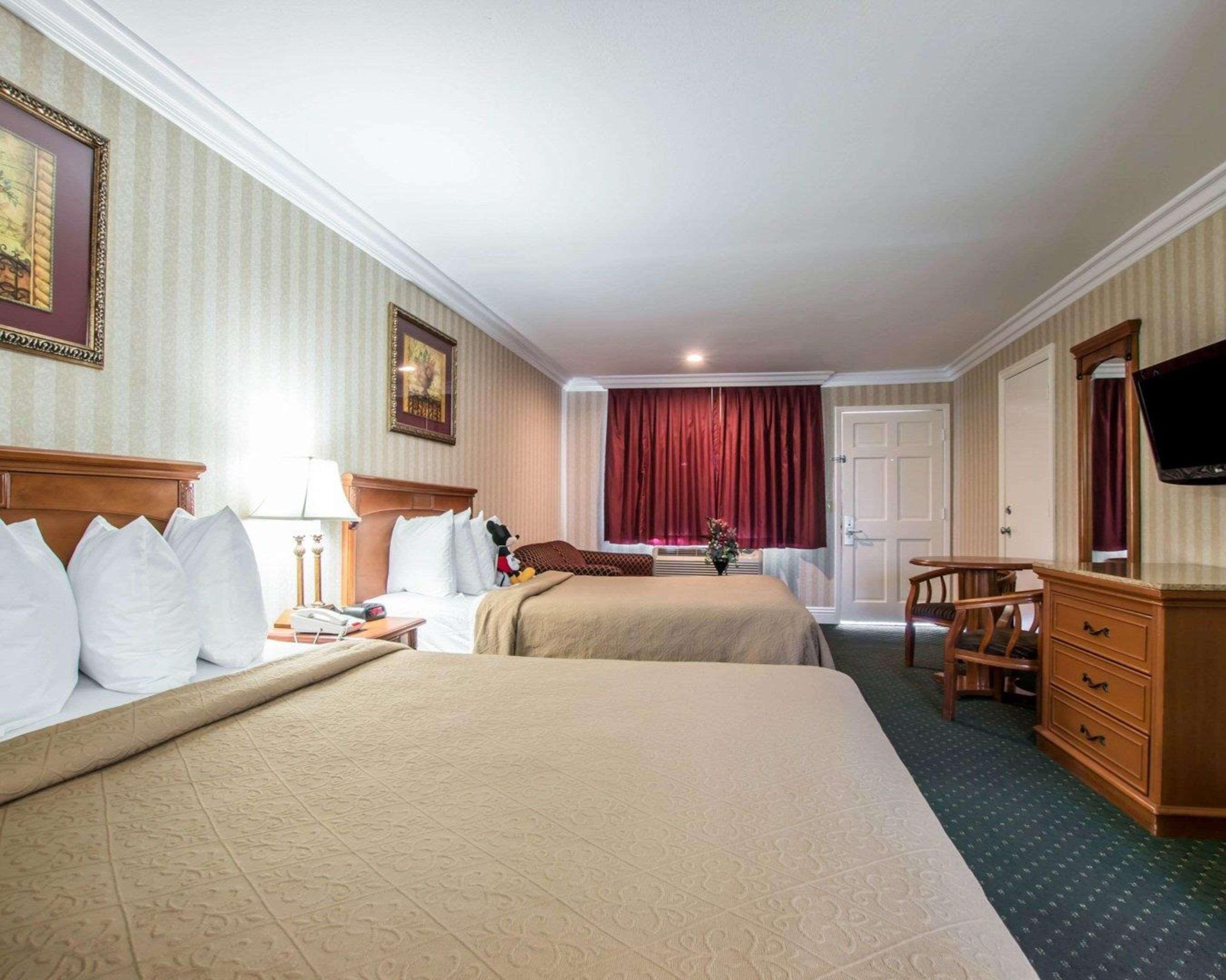 Quality Inn & Suites Anaheim Maingate Екстер'єр фото