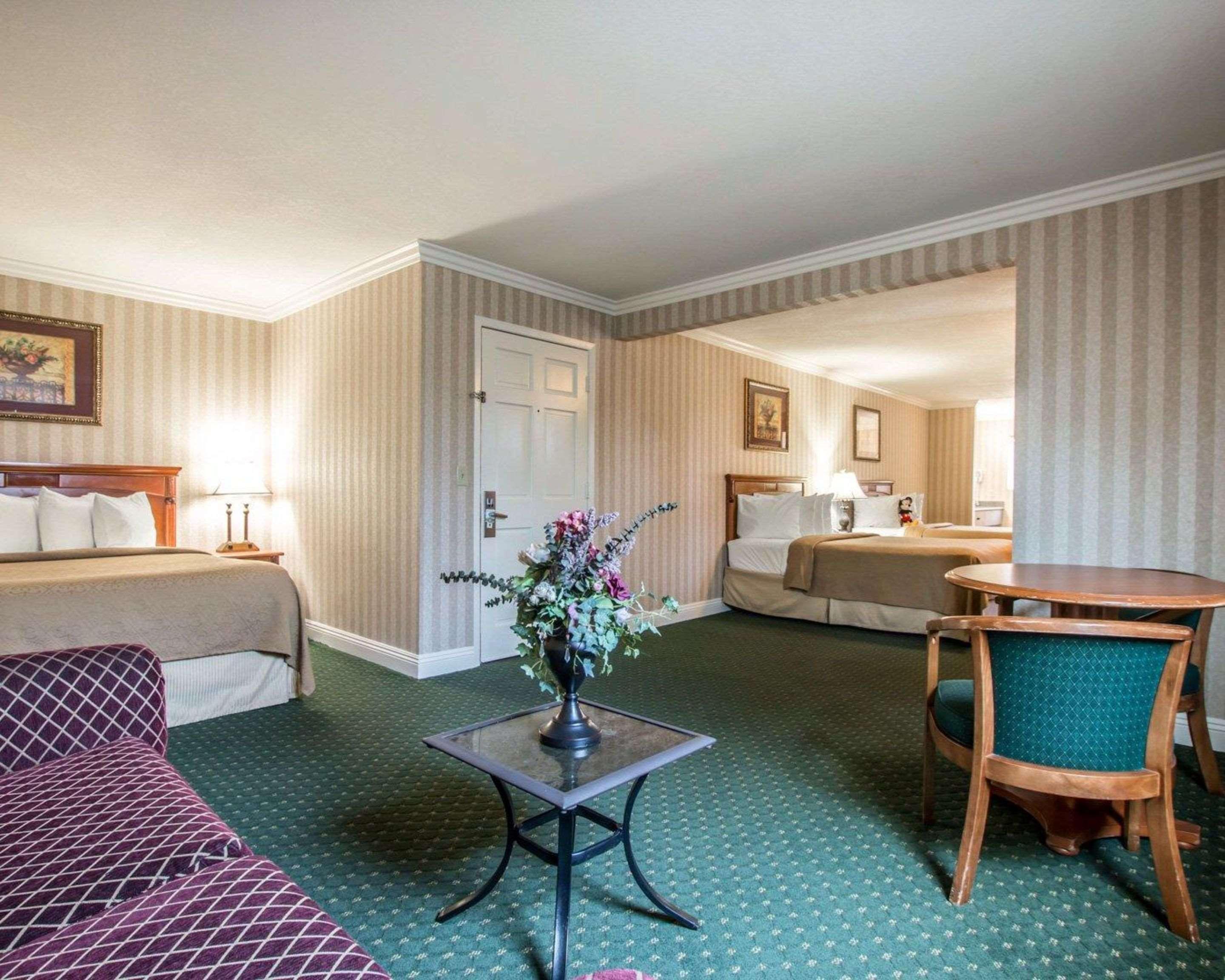Quality Inn & Suites Anaheim Maingate Екстер'єр фото