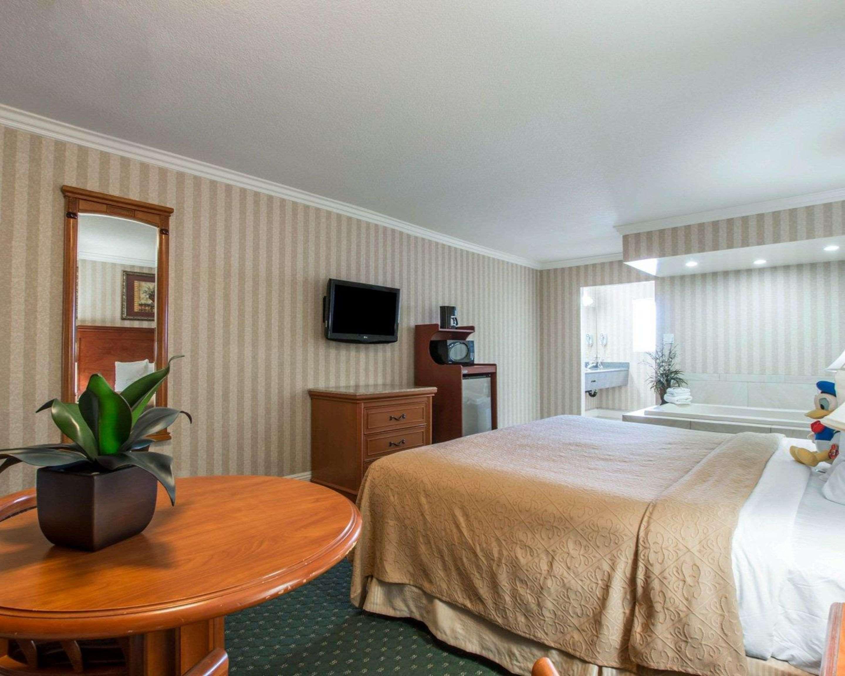 Quality Inn & Suites Anaheim Maingate Екстер'єр фото